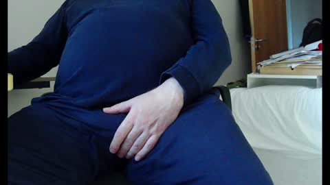 Snapshot of schwanz2023 chatting on 18, 12, 2024 Mick online show from 18, 12, 2024