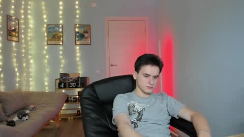 Thomas brunette and Alex blond online show from 16, 12, 2024