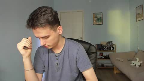 Thomas brunette and Alex blond online show from 17, 1, 2025