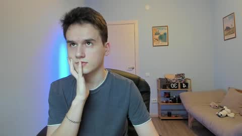 Thomas brunette and Alex blond online show from 28, 1, 2025