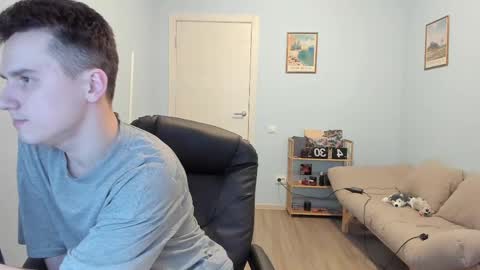 Thomas brunette and Alex blond online show from 22, 2, 2025