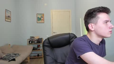 Thomas brunette and Alex blond online show from 27, 2, 2025