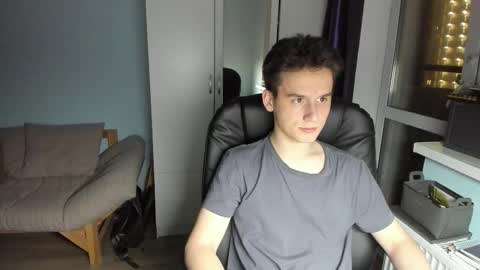 Thomas brunette and Alex blond online show from 7, 11, 2025