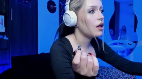 Goddess online show from 14, 2, 2026