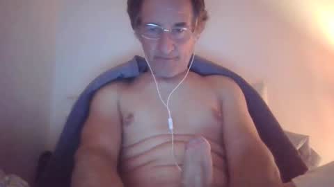 Snapshot of scotchwhieskie chatting on 10, 10, 2025 scotchwhieskie online show from 10, 10, 2025