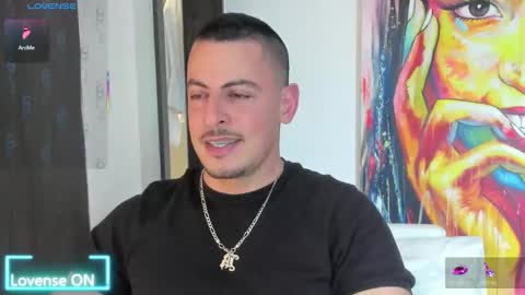 Snapshot of scotty_music chatting on 24, 11, 2025 Ricardo online show from 24, 11, 2025