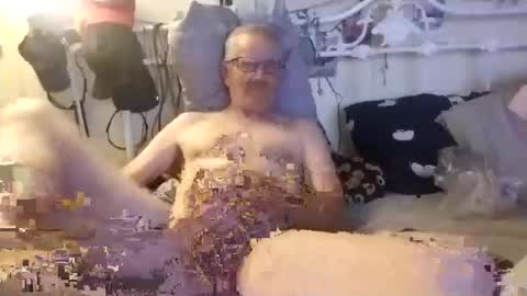 Snapshot of scoutiii chatting on 8, 10, 2025 scoutiii online show from 8, 10, 2025