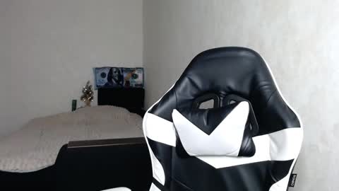 Snapshot of scratc_h chatting on 12, 1, 2025 scratc_h online show from 12, 1, 2025