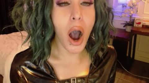 screendoll online show from 14, 2, 2025