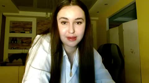 Elizabeth  online show from 15, 4, 2026