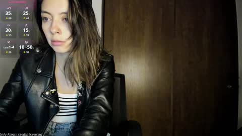 Snapshot of seahotseason chatting on 13, 9, 2025 Aria Independent model online show from 13, 9, 2025