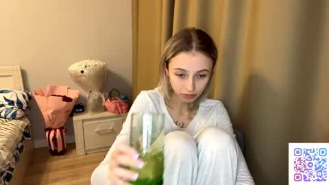Snapshot of seasonhamiss chatting on 19, 5, 2026 Kate online show from 19, 5, 2026