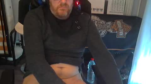 Snapshot of seba881975 chatting on 18, 12, 2025 Sba Fr online show from 18, 12, 2025