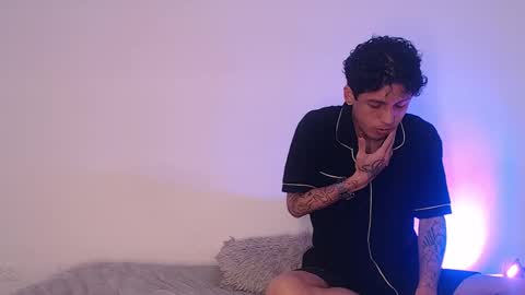 Snapshot of sebas_and_mila chatting on 29, 9, 2025 CAMILA Y SEBASTIAN online show from 29, 9, 2025