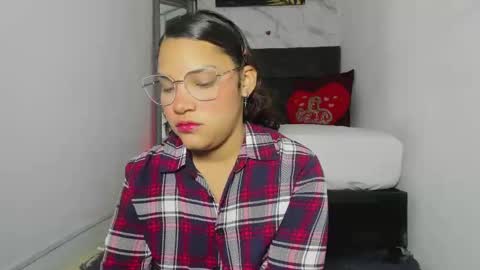 Snapshot of sebas_n_aly chatting on 4, 10, 2025 ely online show from 4, 10, 2025