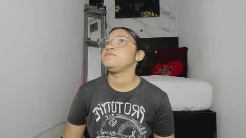 Snapshot of sebas_n_aly chatting on 5, 10, 2025 ely online show from 5, 10, 2025