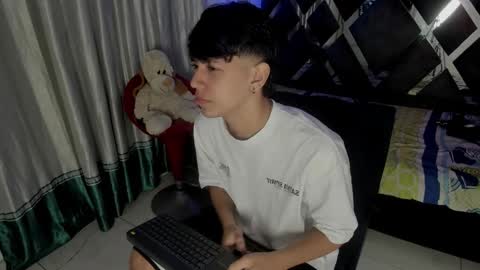 Snapshot of sebas_pretty7 chatting on 16, 12, 2025 sebas_pretty7 online show from 16, 12, 2025