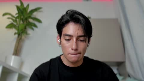 sebastian online show from 12, 1, 2025