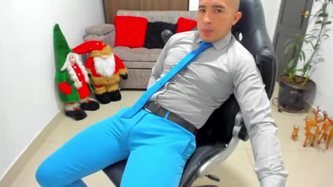 Snapshot of sebastian_oconnor77 chatting on 2, 1, 2025 juan sebastian online show from 2, 1, 2025