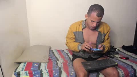 Snapshot of sebastianp13 chatting on 6, 1, 2025 sebatian palacios online show from 6, 1, 2025