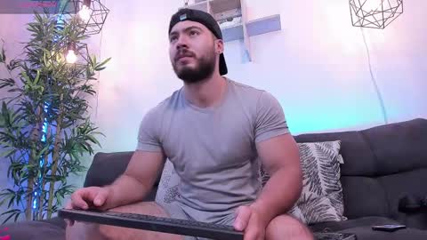 Snapshot of sebastianvilla__ chatting on 1, 3, 2025 Instagram jeanpaulfit online show from 1, 3, 2025