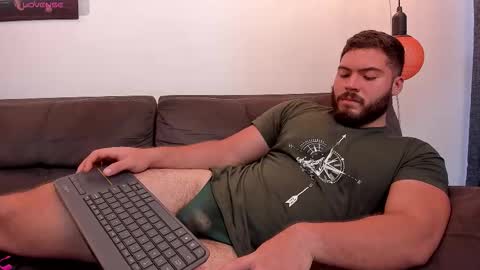 Snapshot of sebastianvilla__ chatting on 27, 10, 2025 Instagram jeanpaulfit online show from 27, 10, 2025