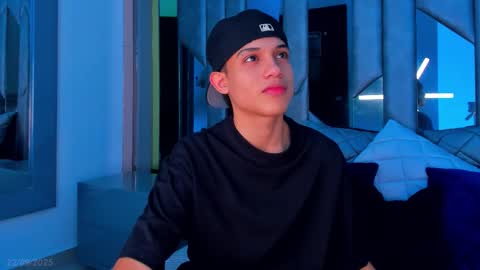 Sebastian online show from 23, 9, 2025