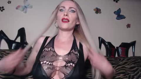 Emily online show from 28, 4, 2026