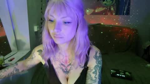 Snapshot of secret_bloom chatting on 16, 12, 2025 secret_bloom online show from 16, 12, 2025