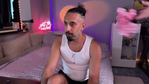 Secret Lovers online show from 15, 6, 2026