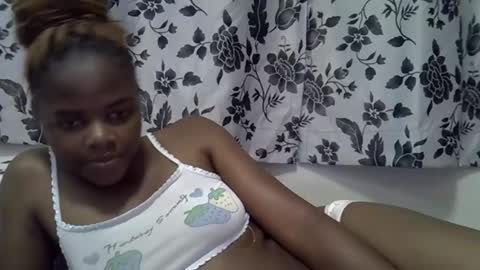 Snapshot of secret_seducer chatting on 15, 11, 2025 cruce online show from 15, 11, 2025