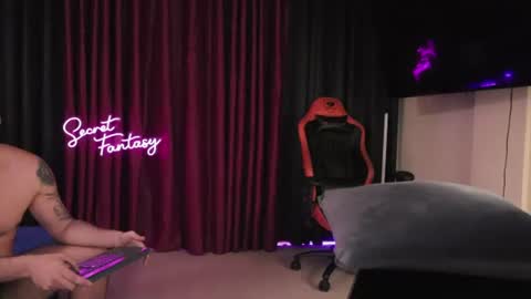 Kiki and Max online show from 5, 7, 2026