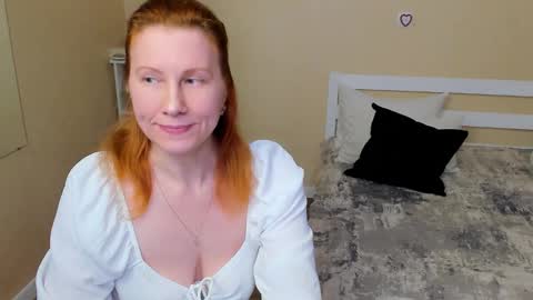 Snapshot of seductive_foxy_ chatting on 7, 10, 2025 seductive_foxy_ online show from 7, 10, 2025