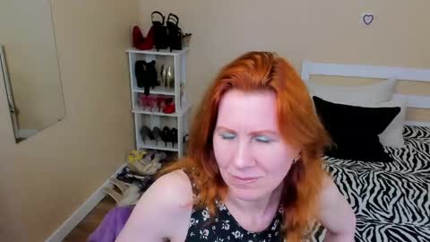 Snapshot of seductive_foxy_ chatting on 3, 5, 2026 seductive_foxy_ online show from 3, 5, 2026