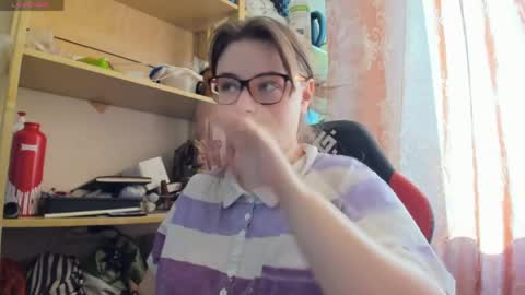 seductive_she_wolf online show from 11, 4, 2026