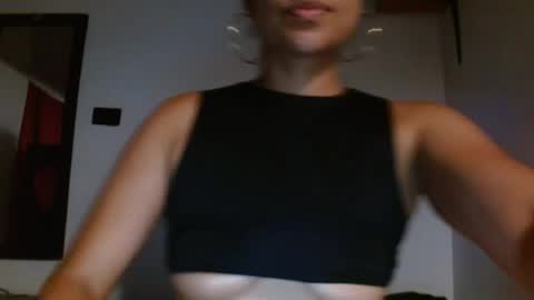 Snapshot of seductress_malia chatting on 10, 7, 2026 seductress_malia online show from 10, 7, 2026