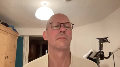 Snapshot of seethebigpicture chatting on 23, 5, 2026 seethebigpicture online show from 23, 5, 2026