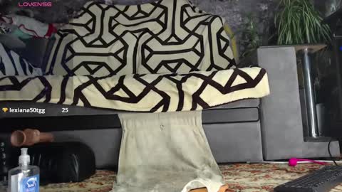 Snapshot of seexysweetie chatting on 2, 2, 2025 Angie online show from 2, 2, 2025