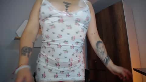 Yeyis  online show from 24, 2, 2025