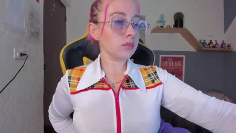 Yeyis  online show from 22, 4, 2026