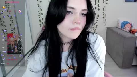 Snapshot of selena___cute chatting on 17, 2, 2025 Selena  online show from 17, 2, 2025