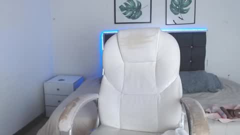 Selena online show from 13, 12, 2025