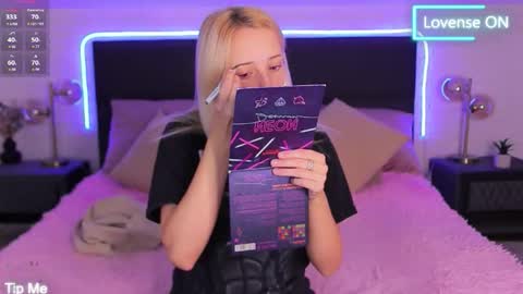 Selena Lily online show from 19, 9, 2025