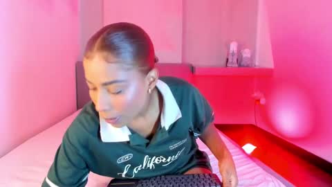 Snapshot of selena_monroy chatting on 27, 9, 2025 Selena online show from 27, 9, 2025