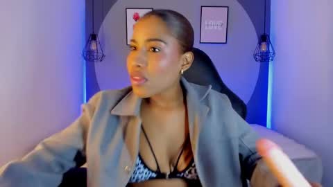 Snapshot of selena_monroy chatting on 8, 10, 2025 Selena online show from 8, 10, 2025