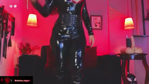 Snapshot of selena_rogue chatting on 10, 7, 2026 Sele online show from 10, 7, 2026