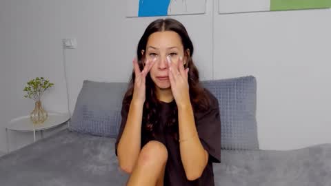 Snapshot of selenarousey chatting on 6, 11, 2025 Selena online show from 6, 11, 2025