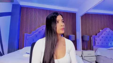 selenastonne online show from 14, 9, 2025