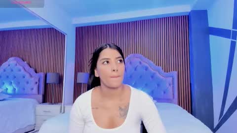 selenastonne online show from 11, 10, 2025