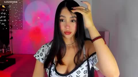 Snapshot of selene_e chatting on 20, 2, 2025 Karol. online show from 20, 2, 2025